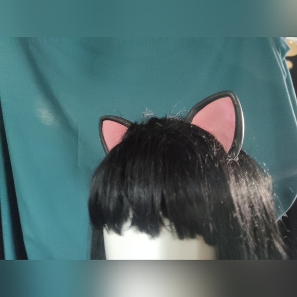 wig with cat ears but 2 wigs save $ - Picture 3 of 3